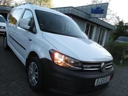 Weiß Gebraucht 2017 VW Caddy Maxi Trendline Van / Kleinbus | 18.987 € (Fairer Preis)