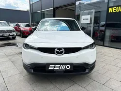 Weiß Gebraucht 2023 Mazda MX30 Ad'Vantage SUV | 16.950 € (Guter Preis)