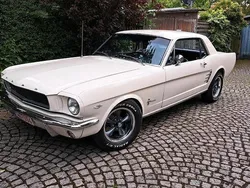 Weiß Gebraucht 2025 Ford Mustang Coupé | 36.600 €