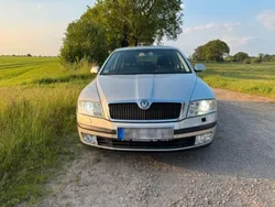Grau Gebraucht 2006 Skoda Octavia Limousine | 3.200 € (Guter Preis)