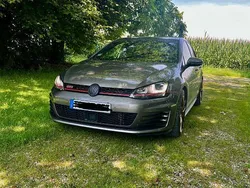 Grau Gebraucht 2016 VW Golf VII GTI Limousine | 21.500 € (Etwas zu teuer)