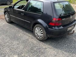 Schwarz Gebraucht 2001 VW Golf IV Basis Limousine | 600 € (Guter Preis)
