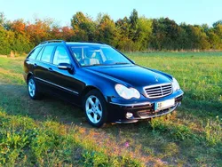 Blau Gebraucht 2005 Mercedes C240 Avantgarde Kombi | 5.500 €