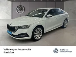 Moonweiß perleffekt/moonweis Gebraucht 2022 Skoda Octavia Style Limousine | 21.850 € (Guter Preis)