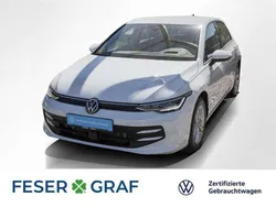 Pure white Gebraucht 2024 VW Golf VIII Life Limousine | 24.880 € (Guter Preis)