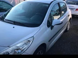 Beige Gebraucht 2009 Peugeot 207 Kleinwagen | 1.000 €