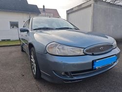 Blau Gebraucht 2000 Ford Mondeo Ghia Limousine | 2.599 € (Guter Preis)