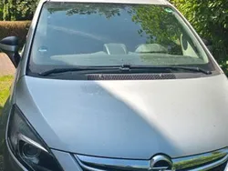 Silber Gebraucht 2014 Opel Zafira Tourer Selection Van / Kleinbus | 4.200 € (Superpreis)