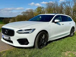 Weiß Gebraucht 2018 Volvo V90 R-Design Kombi | 25.700 €