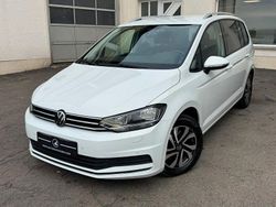 Sonderlackierung purewhite Gebraucht 2022 VW Touran Active Van / Kleinbus | 20.990 € (Guter Preis)