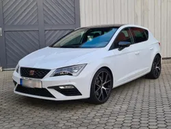 Weiß Gebraucht 2020 Cupra Leon Limousine | 24.180 € (Fairer Preis)