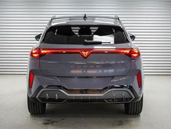 Graphene grau metallic (r6) graphene grau metallic (r6) Neu 2025 Cupra Terramar VZ SUV | 46.678 € (Fairer Preis)