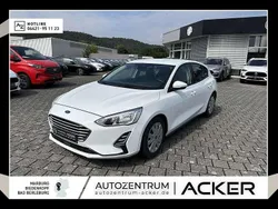 Frozen white Gebraucht 2018 Ford Focus Cool & Connect Limousine | 11.480 € (Guter Preis)