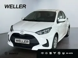 Weiss Gebraucht 2023 Toyota Yaris Comfort Kleinwagen | 13.480 € (Guter Preis)
