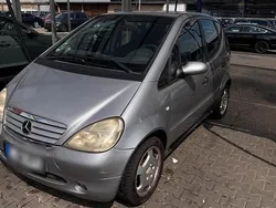 Silber Gebraucht 2000 Mercedes A140 Kleinwagen | 1.899 €