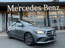 Grau Gebraucht 2022 Mercedes B200 Van / Kleinbus | 27.890 € (Fairer Preis)