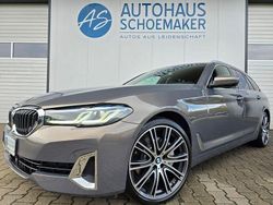 Grau Gebraucht 2023 BMW 530 Luxury Line Kombi | 48.977 € (Teuer)