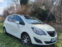 Beige Gebraucht 2012 Opel Meriva Innovation Van / Kleinbus | 5.900 € (Teuer)