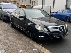 Schwarz Gebraucht 2010 Mercedes E250 Avantgarde Limousine | 7.900 € (Fairer Preis)