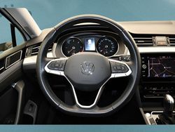 Weiß Gebraucht 2023 VW Passat Kombi | 28.199 € (Fairer Preis)