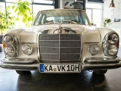 Weiß Gebraucht 1970 Mercedes 280 SE Limousine | 24.499 €