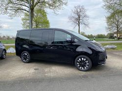 Schwarz Neu 2025 Hyundai Staria Signature Van / Kleinbus | 53.900 €
