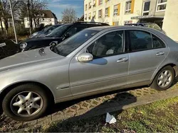 Silber Gebraucht 2002 Mercedes C200 Elegance Limousine | 2.500 €
