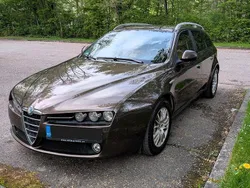 Braun Gebraucht 2008 Alfa Romeo 159 Kombi | 2.990 € (Fairer Preis)