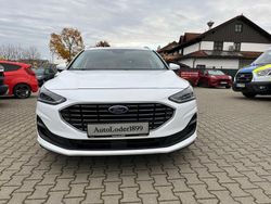 Weiß Gebraucht 2022 Ford Focus Titanium Limousine | 16.950 € (Fairer Preis)
