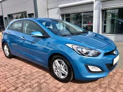 Blau Gebraucht 2013 Hyundai i30 Classic Limousine | 7.299 € (Fairer Preis)