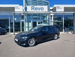 Black sapphire metallic Gebraucht 2024 BMW 320 M Sport Kombi | 40.860 € (Fairer Preis)