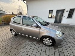 Grau Gebraucht 2005 Toyota Yaris Kleinwagen | 1.400 € (Guter Preis)
