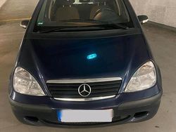 Blau Gebraucht 2003 Mercedes A160 Kleinwagen | 1.930 € (Fairer Preis)