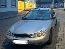 Grau Gebraucht 1998 Ford Mondeo Limousine | 800 € (Etwas zu teuer)