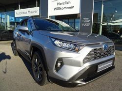 Lichtsilber metallic Gebraucht 2023 Toyota RAV4 Hybrid Team SUV | 38.690 € (Fairer Preis)