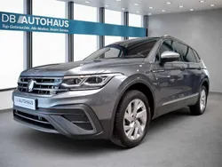 Grau Gebraucht 2023 VW Tiguan Allspace Life SUV | 38.480 € (Guter Preis)