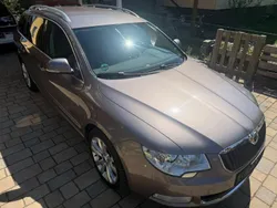 Grau Gebraucht 2010 Skoda Superb Elegance Kombi | 6.999 € (Fairer Preis)