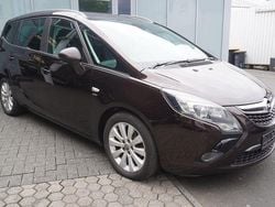 Braun Gebraucht 2014 Opel Zafira Tourer Active Van / Kleinbus | 4.990 € (Teuer)