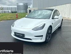 Weiß Gebraucht 2021 Tesla Model 3 Limousine | 24.400 € (Fairer Preis)