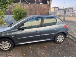Grau Gebraucht 2006 Peugeot 206 Filou Kleinwagen | 2.099 € (Fairer Preis)