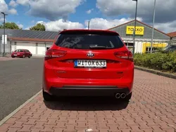 Rot Gebraucht 2016 Kia Ceed Sportswagon GT-Line Kombi | 9.900 € (Fairer Preis)