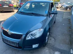 Grau Gebraucht 2009 Skoda Fabia Kleinwagen | 4.480 € (Fairer Preis)