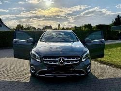 Grau Gebraucht 2018 Mercedes GLA200 Urban SUV | 24.999 € (Teuer)