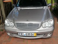 Silber Gebraucht 2004 Mercedes C200 Limousine | 1.800 €