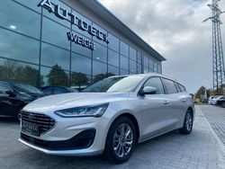 Silber Gebraucht 2023 Ford Focus Limousine | 19.390 € (Fairer Preis)