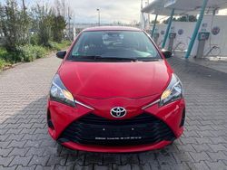 Rot Gebraucht 2019 Toyota Yaris Basis Limousine | 8.700 € (Guter Preis)