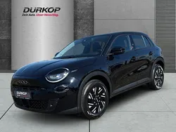Schwarz Neu 2025 Fiat 600E Red SUV | 33.790 €