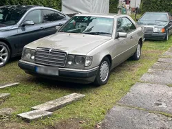 Beige Gebraucht 1989 Mercedes 230 Coupé | 5.800 €