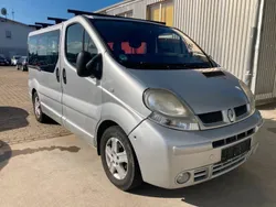 Grau Gebraucht 2006 Renault Trafic Privilege Van | 9.990 € (Teuer)