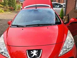 Rot Gebraucht 2008 Peugeot 207 CC Cabrio | 2.500 € (Superpreis)